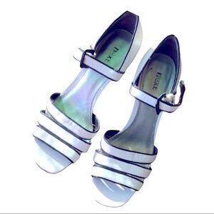 White/black High heels